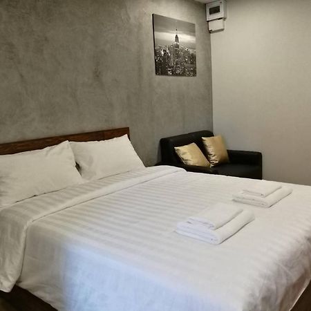 Tata House Lejlighedshotel Bangkok Eksteriør billede